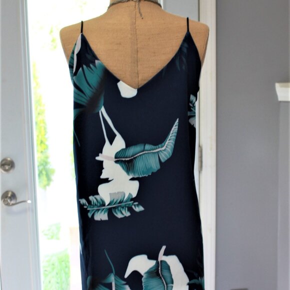 Venus Dress XL - Picture 2 of 4